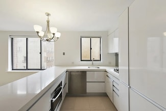 179 Grand St Unit 5G, New York, NY 10013
