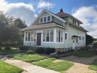 212 Warren St, Albany, WI 53502