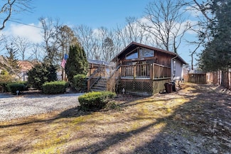 27 Suncrest Dr, East Falmouth, MA 02536