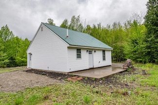 22 Partridge Ln, Medford, ME 04463