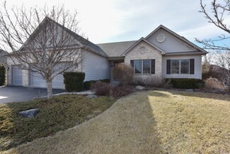 860 Red Hawk Dr, Antioch, IL 60002