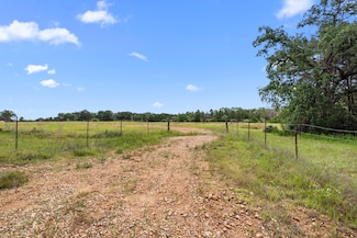 000 Vogelsang Rd, Columbus, TX 78934