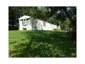 633 E Beaver St, Mercer, PA 16137