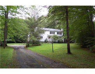 27 Byfield Ln, Greenwich, CT 06830