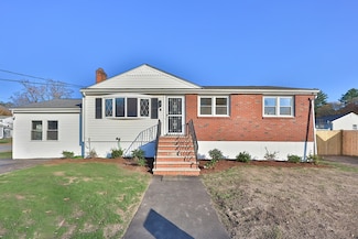 8 Dianthus Rd, Holbrook, MA 02343
