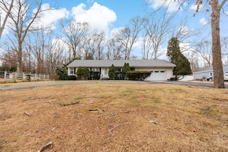 4343 County St, Somerset, MA 02726