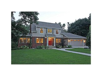 301 River St, Iowa City, IA 52246