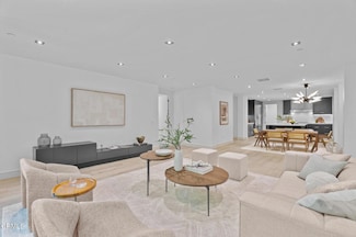 432 N Oakhurst Dr Unit 104, Beverly Hills, CA 90210