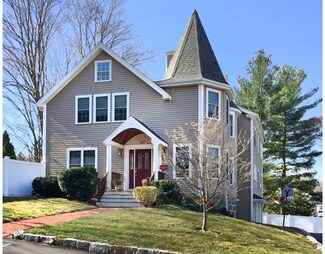 301 Belmont St, Quincy, MA 02170