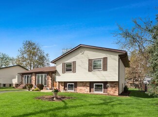 128 Grady Dr Unit 1, Bolingbrook, IL 60440