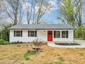 2249 Knollcrest Ln, Knoxville, TN 37920