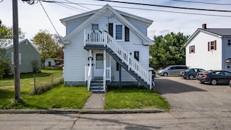 12 Raymond St, Biddeford, ME 04005