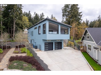 2484 Panorama Dr, Eugene, OR 97405