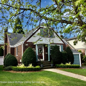 26 Governor Rd, Staten Island, NY 10314