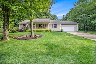 5668 Harriet Ln, Ludington, MI 49431