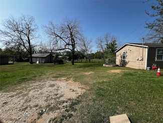 506 W 2nd St, Elgin, TX 78621