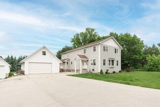 W6904 Schwemmer Ln, Fort Atkinson, WI 53538