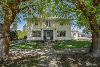 417 E Ash St, Waterville, WA 98858