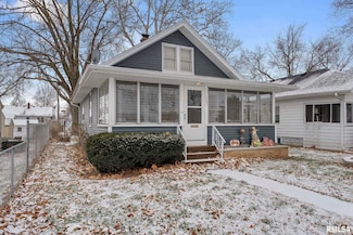 3148 9 1 2 St, Rock Island, IL 61201