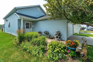 5022 10th Ave S, Fargo, ND 58103