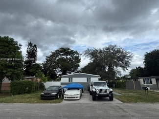 6351 Hayes St, Hollywood, FL 33024