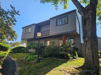 2601 Mulberry Ct, Poughkeepsie, NY 12603