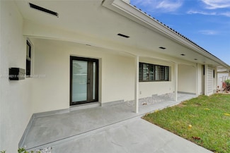 517 N Rainbow Dr, Hollywood, FL 33021