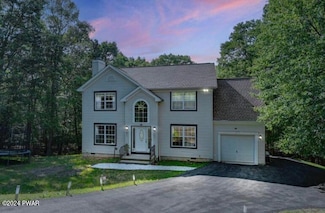 1261 Brentwood Dr, East Stroudsburg, PA 18301