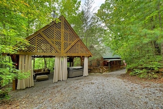 879 Mill Stone Mountain Ln, Blue Ridge, GA 30513