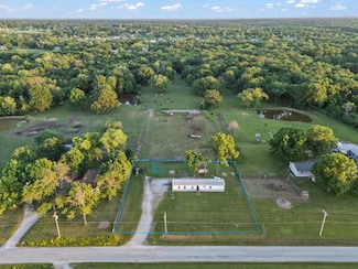 13646 E Mission Rd, Nevada, MO 64772