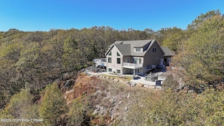 317 Valley View Dr, Albrightsville, PA 18210