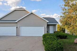 1934 Knollwood Cir, Saint Cloud, MN 56303