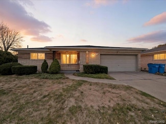 26723 Menge Ct, Warren, MI 48091