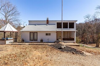 10667 Old Stroup Rd, Festus, MO 63028