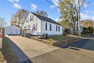 5 Maple Ave, Smithfield, RI 02917