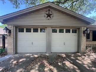 332 Belmont St, Hurst, TX 76053