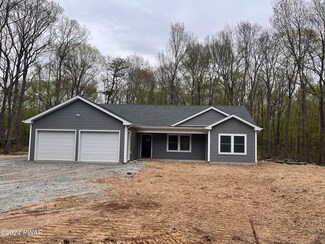 102 Fieldstone Way, Milford, PA 18337