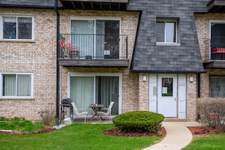 9452 Bay Colony Dr Unit 2W, Des Plaines, IL 60016
