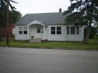 114 W Main St, Portage, OH 43451