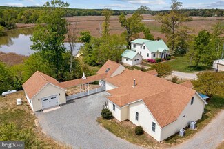 241 Tuckaway Ln, Tappahannock, VA 22560