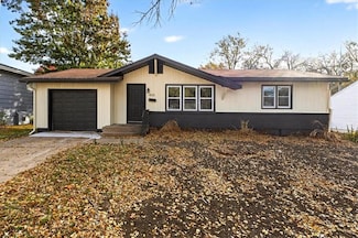 403 NE Howard Ave, Lees Summit, MO 64063