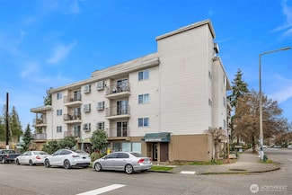 12056 15th Ave NE Unit 203, Seattle, WA 98125