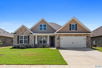 1908 Rae Ct SE, Hartselle, AL 35640