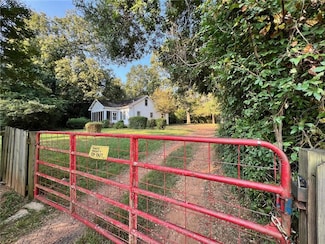 1531 Austin Dr, Decatur, GA 30032