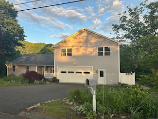 32 Benz St, Ansonia, CT 06401