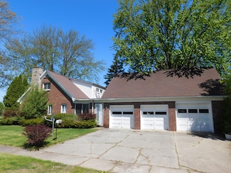 352 S 29th St, Saginaw, MI 48601