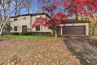 120 Oak Ln, Rochester, NY 14610