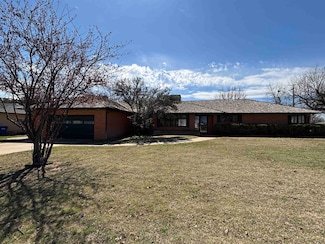 1825 Indian Dr, Enid, OK 73703