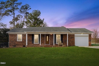 7302 Avalon Dr, Fayetteville, NC 28303