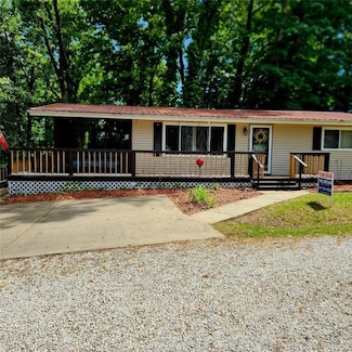 15 Oak Tree Ln, Pana, IL 62557